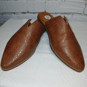 WOMENS YELLOW BOX NOVITA MULES, FAUX REPTILE, TAN, SIZE 7, NWOT